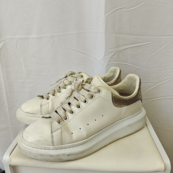 Alexander McQueen Oversized White Leather Trainers Size EU 42 US 9 E Men's - Picture 4 of 14